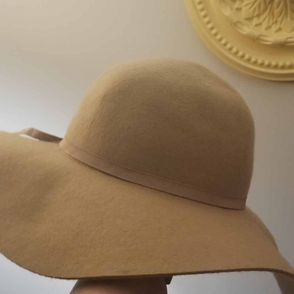 Hat - Picture 3 of 3